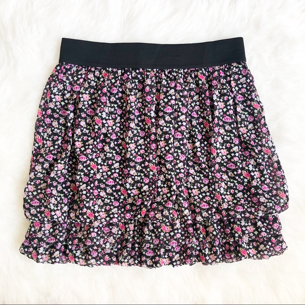 Express Pink Floral Tiered Mini Skirt Black Elastic Waist Bubble Hem Size Small